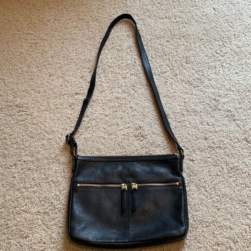 Fossil black crossbody bag in excellent condition!